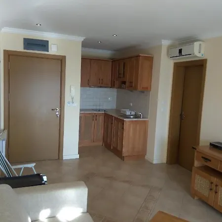 Santa Marina Village,211-40,411-42,411-43 公寓 *